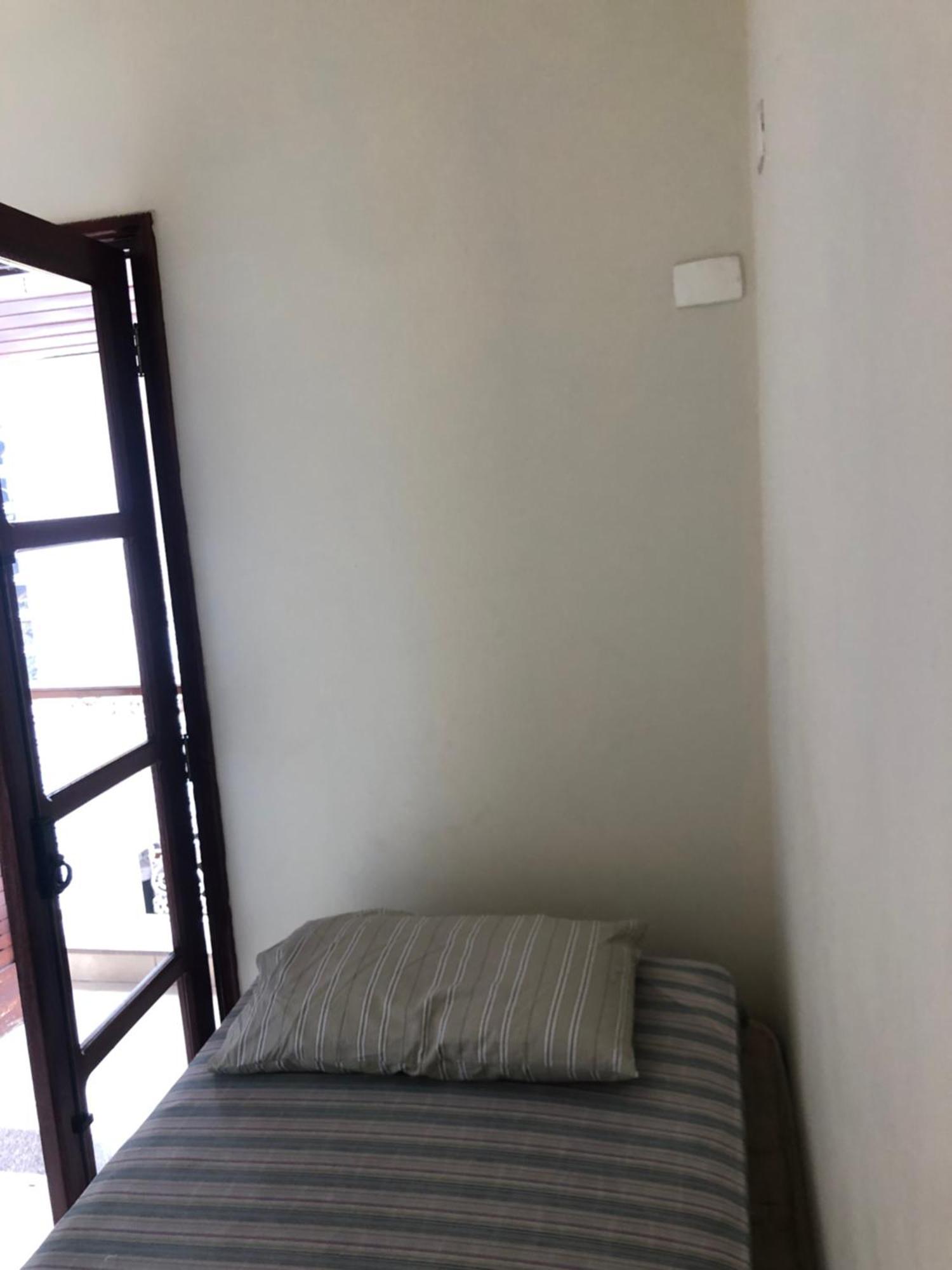 Quarto Com Varanda Tipo Airbn B Vista Panoramica De Paz *