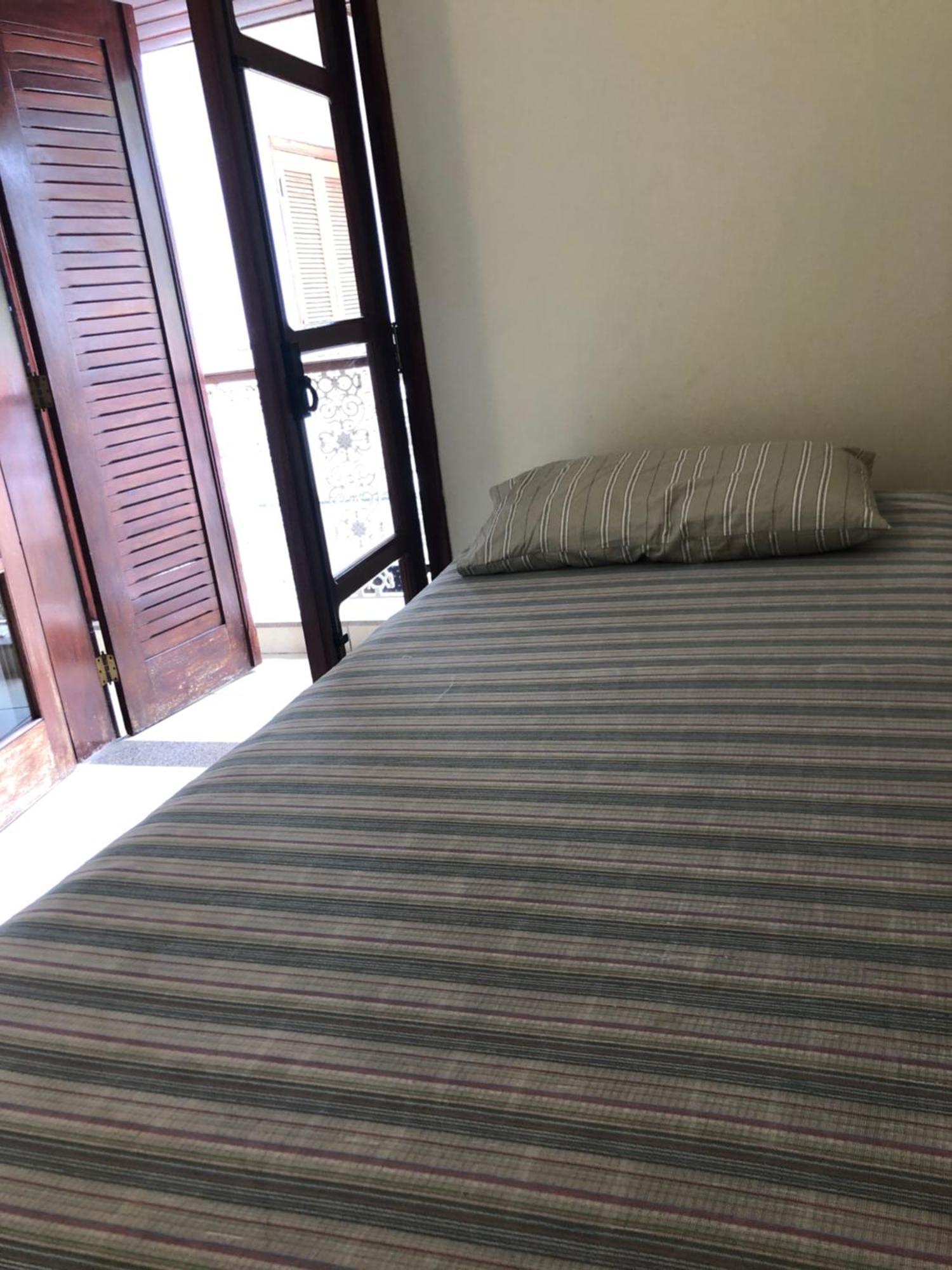 Homestay Quarto Com Varanda Tipo Airbn B Vista Panoramica De Paz
