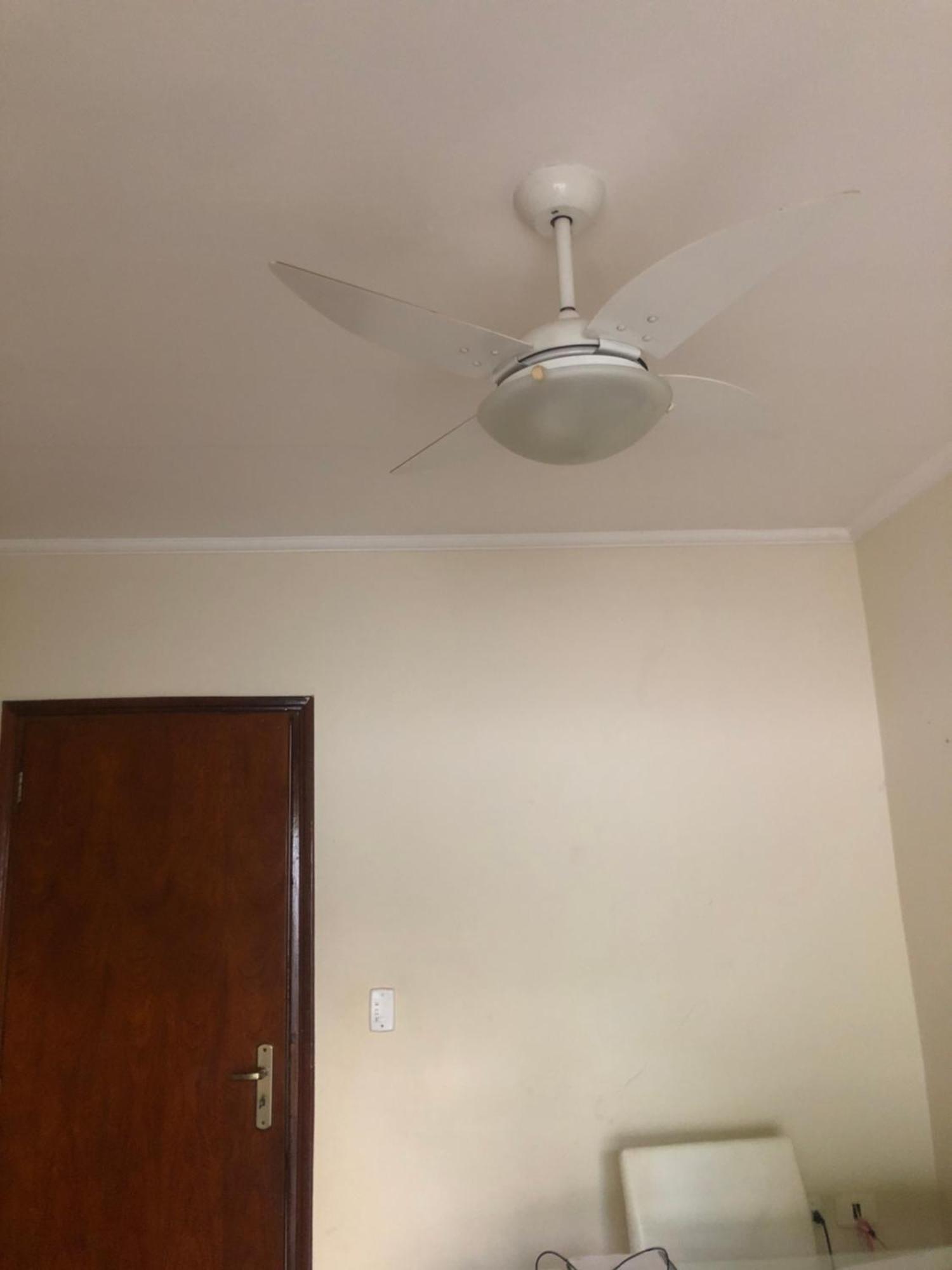 Quarto Com Varanda Tipo Airbn B Vista Panoramica De Paz