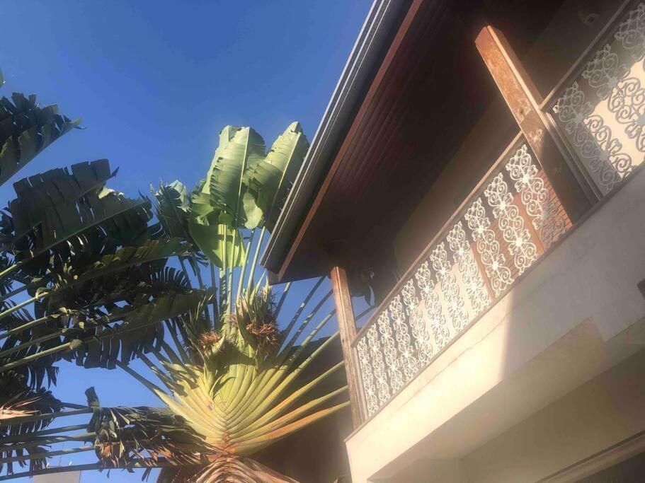 Quarto Com Varanda Tipo Airbn B Vista Panoramica De Paz Homestay *