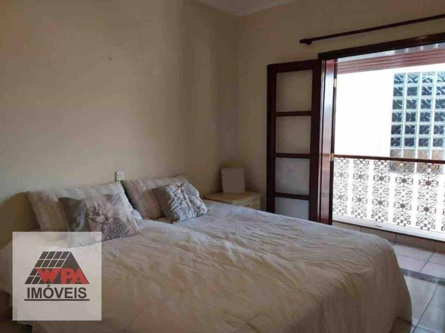 Quarto Com Varanda Tipo Airbn B Vista Panoramica De Paz Homestay