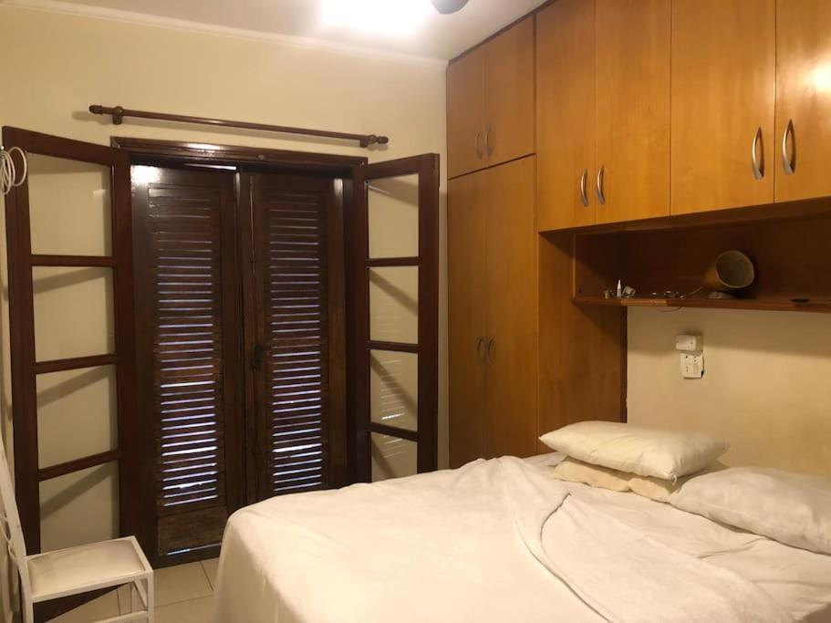 Quarto Com Varanda Tipo Airbn B Vista Panoramica De Paz Homestay Americana