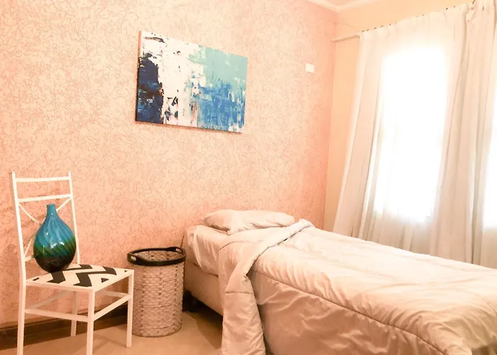 Quarto Com Varanda Tipo Airbn B Vista Panoramica De Paz